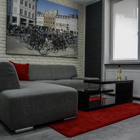 Rr Bus Station Apartment Bratislava Buitenkant foto