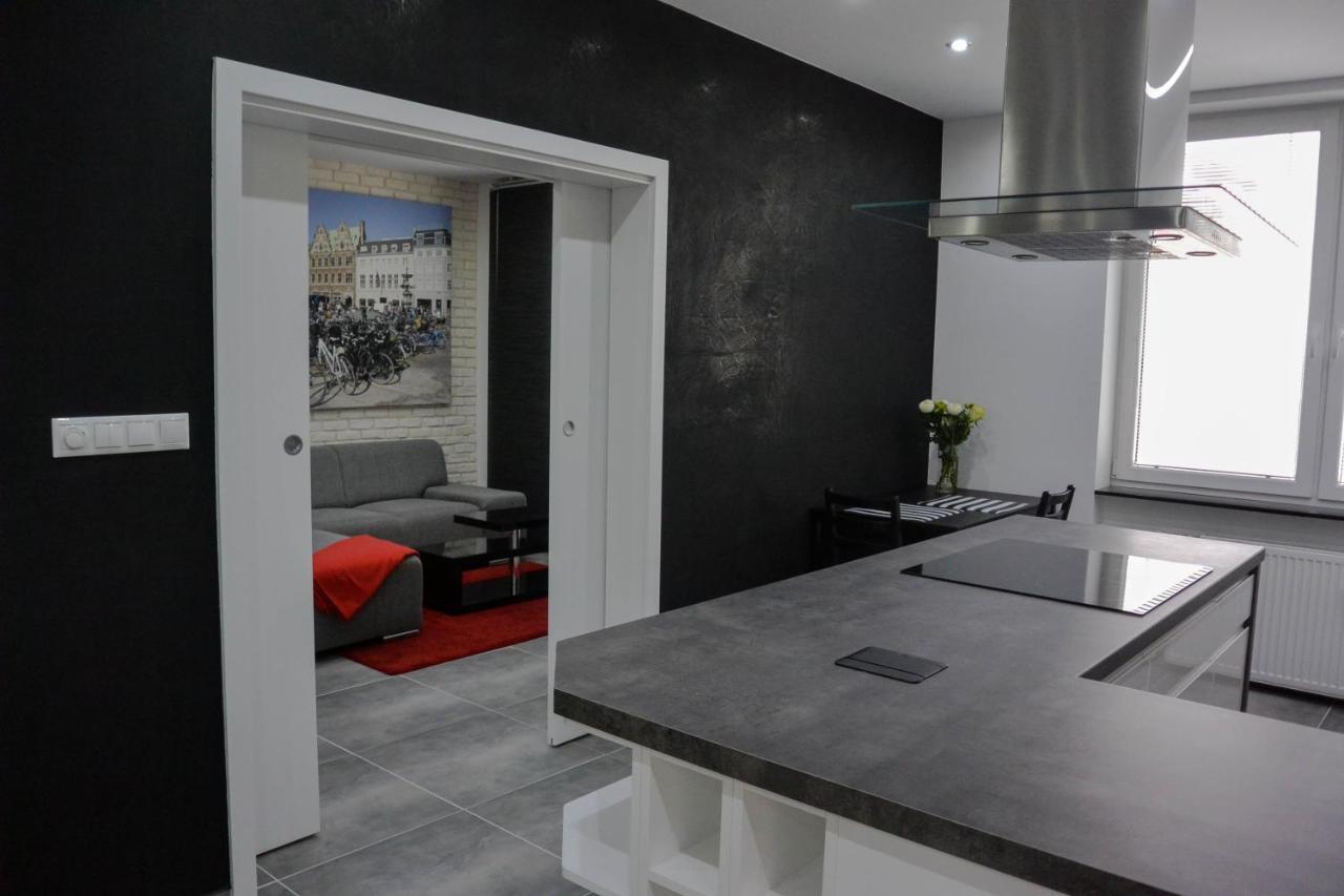 Rr Bus Station Apartment Bratislava Buitenkant foto