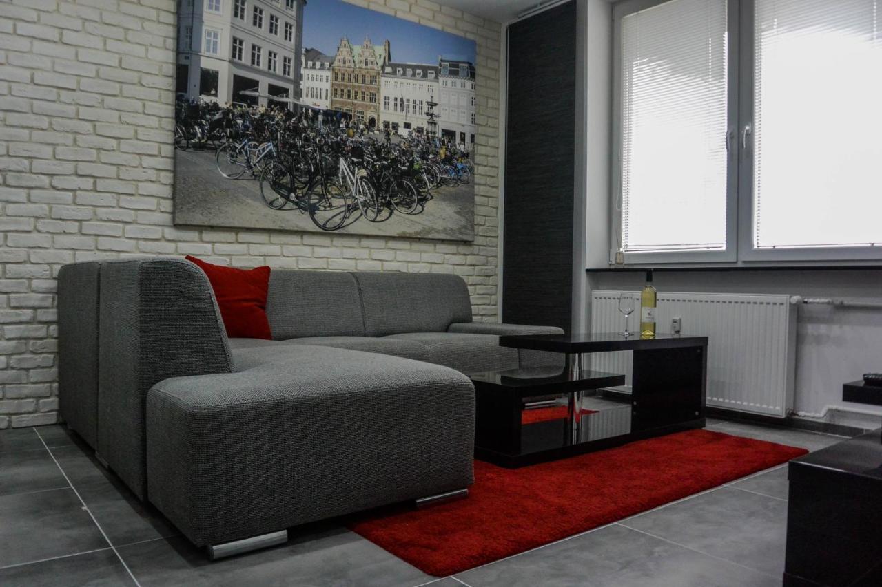 Rr Bus Station Apartment Bratislava Buitenkant foto